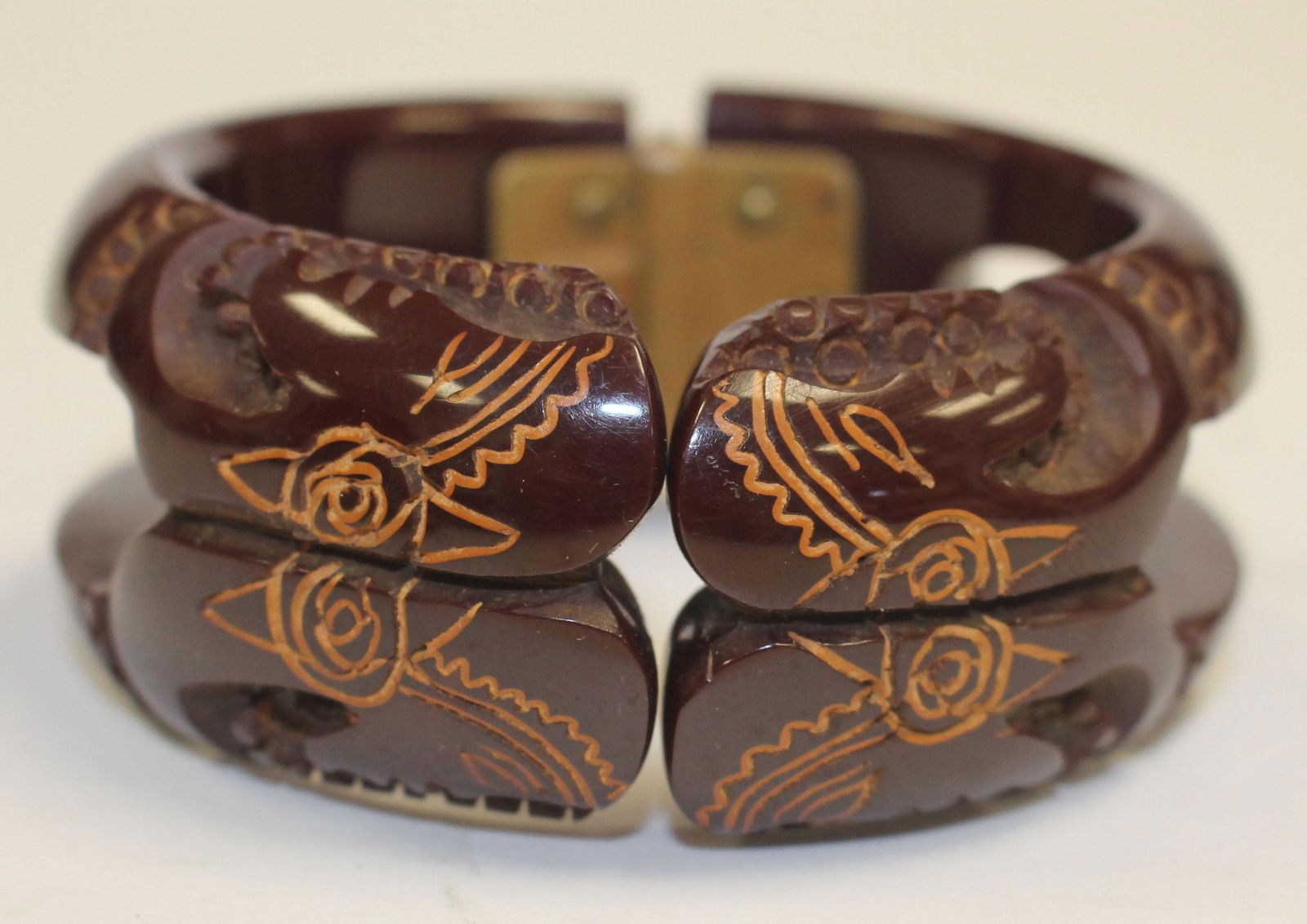 Vintage Bakelite brown hinged bangle bracelet w incised (1 of 3)