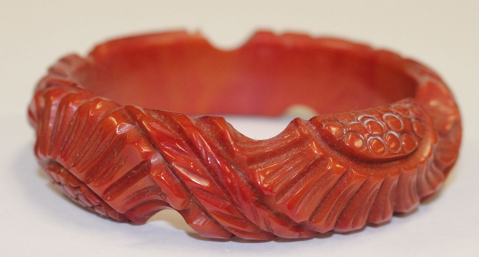 Vintage Bakelite carved orange/red bangle bracelet - 3 (1 of 3)