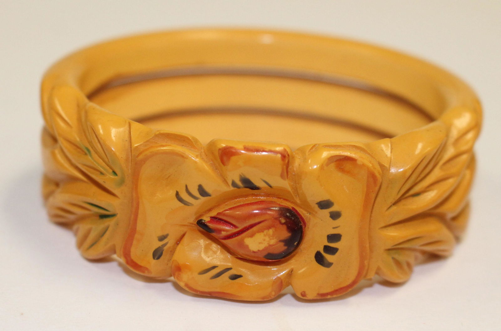 Vintage Bakelite bangle bracelet w painted floral dec - (1 of 2)
