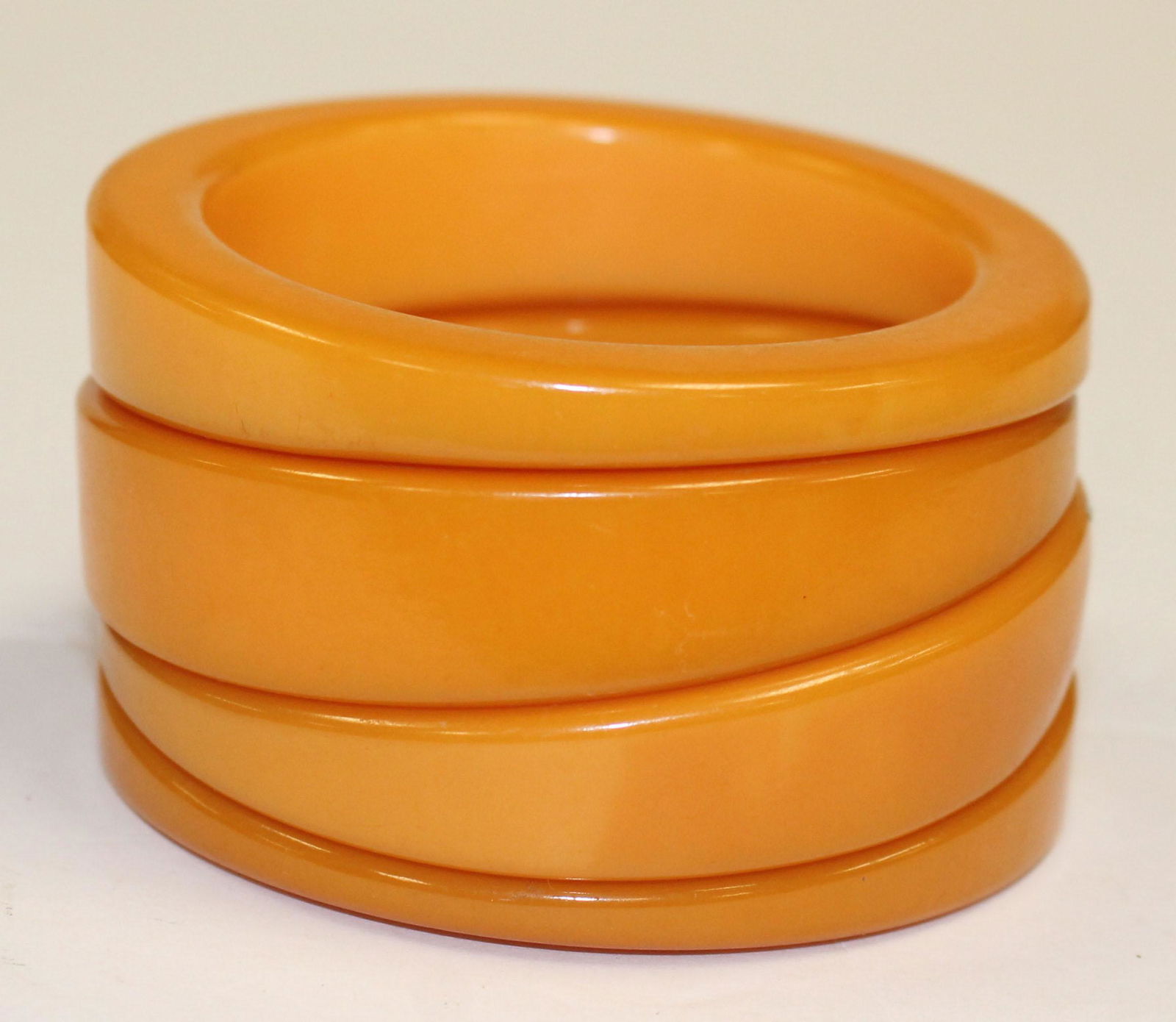 4 Vintage Bakelite Butterscotch bangle bracelets - 3 (1 of 6)