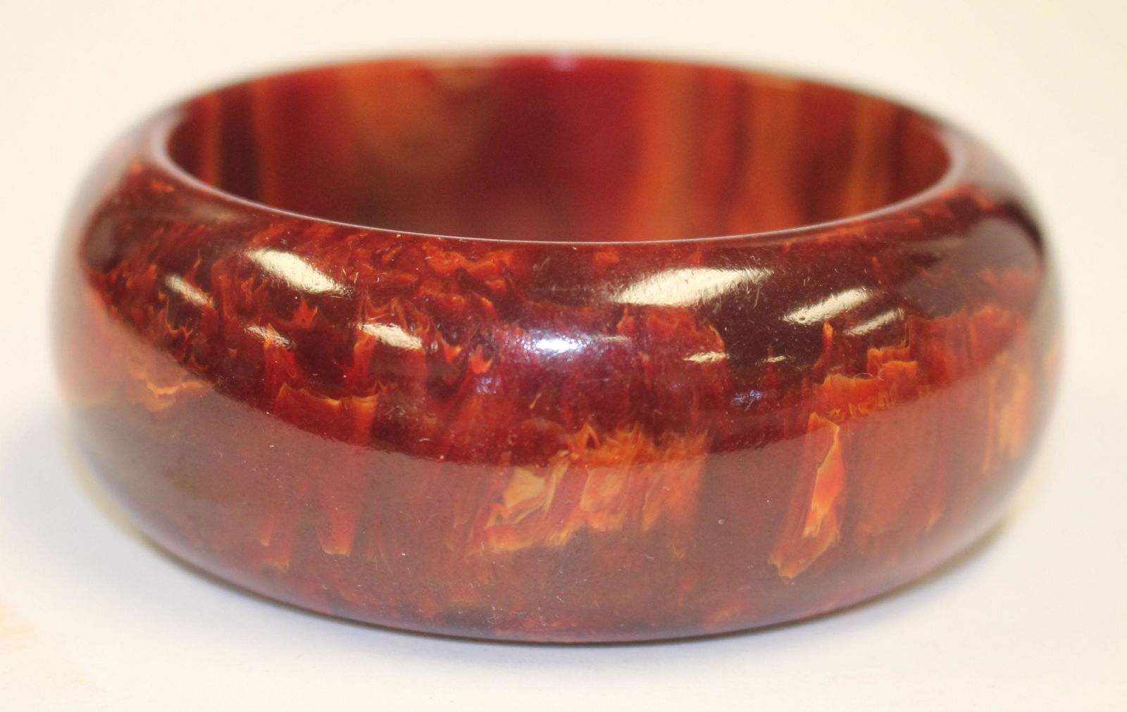 Vintage Bakelite red marbled bangle bracelet - 3 1/4" (1 of 1)