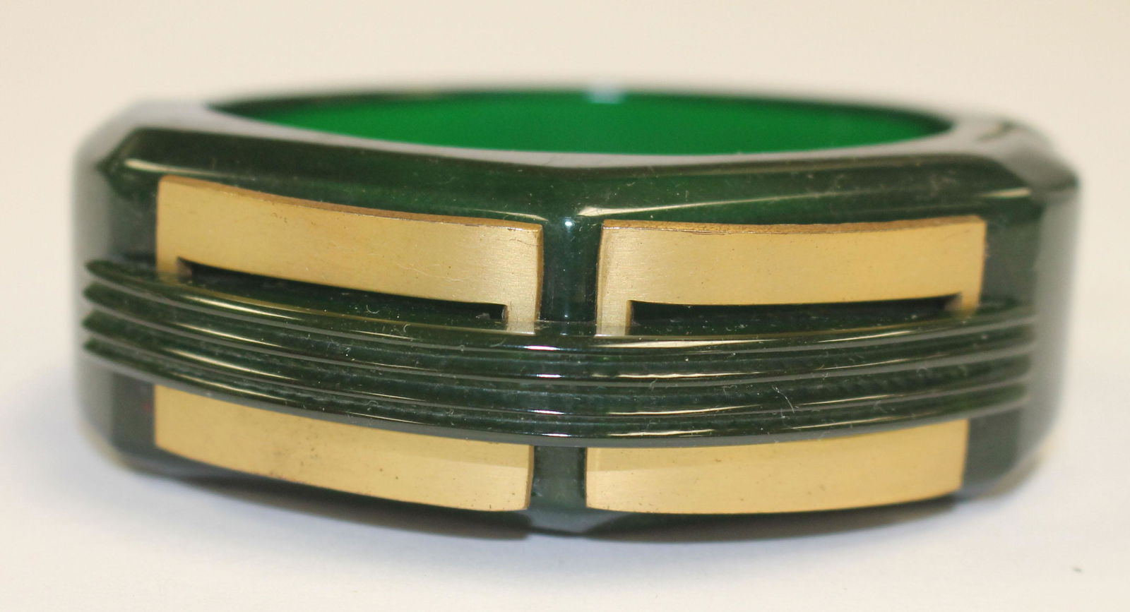 Vintage Bakelite green hinged Art Deco bracelet w brass (1 of 3)