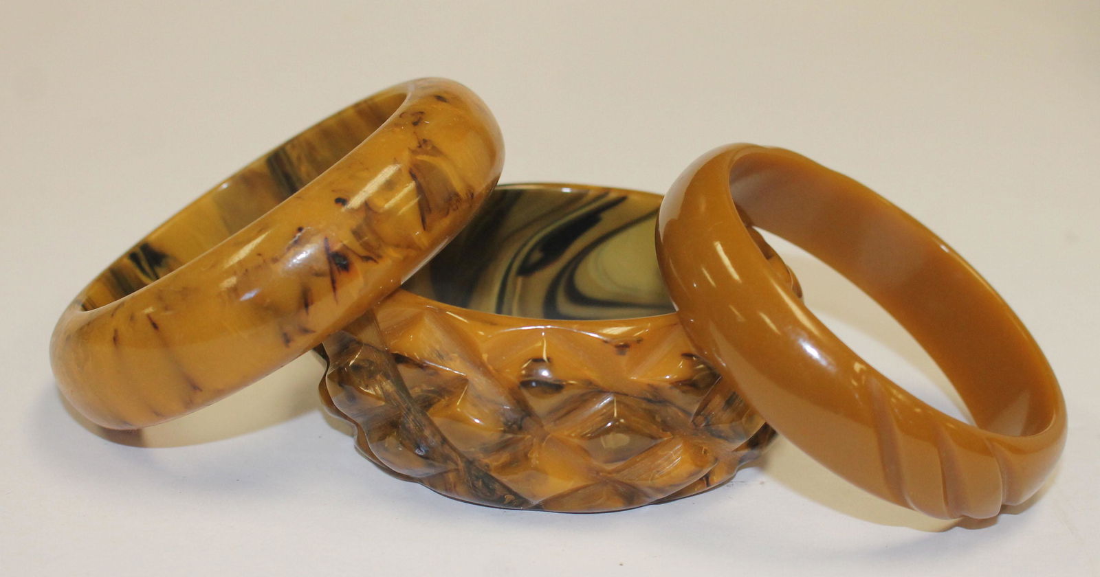 3 Vintage Bakelite bangle bracelets in carmel & marbled (1 of 4)