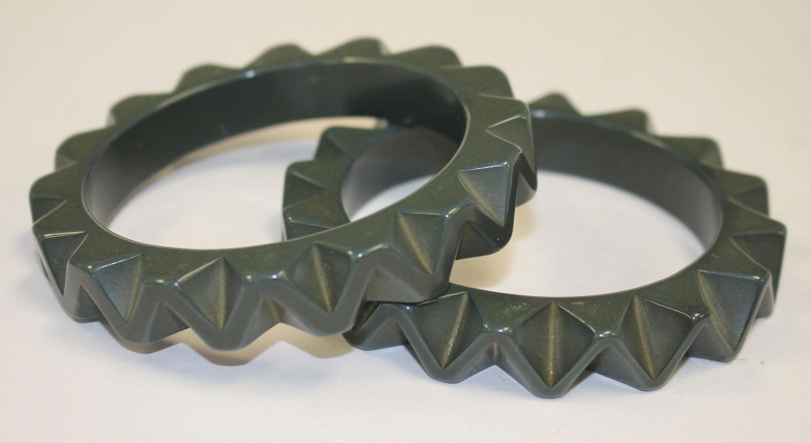 2 Vintage Bakelite carved forest green bangle bracelets (1 of 3)