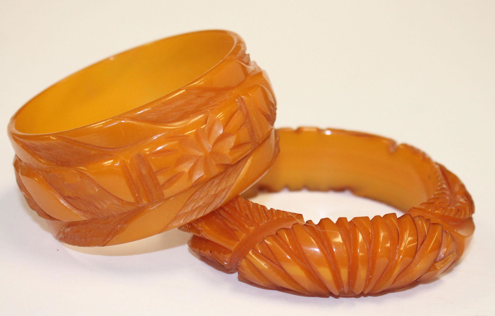 2 Vintage Bakelite carved amber bangle bracelets - 2 (1 of 3)
