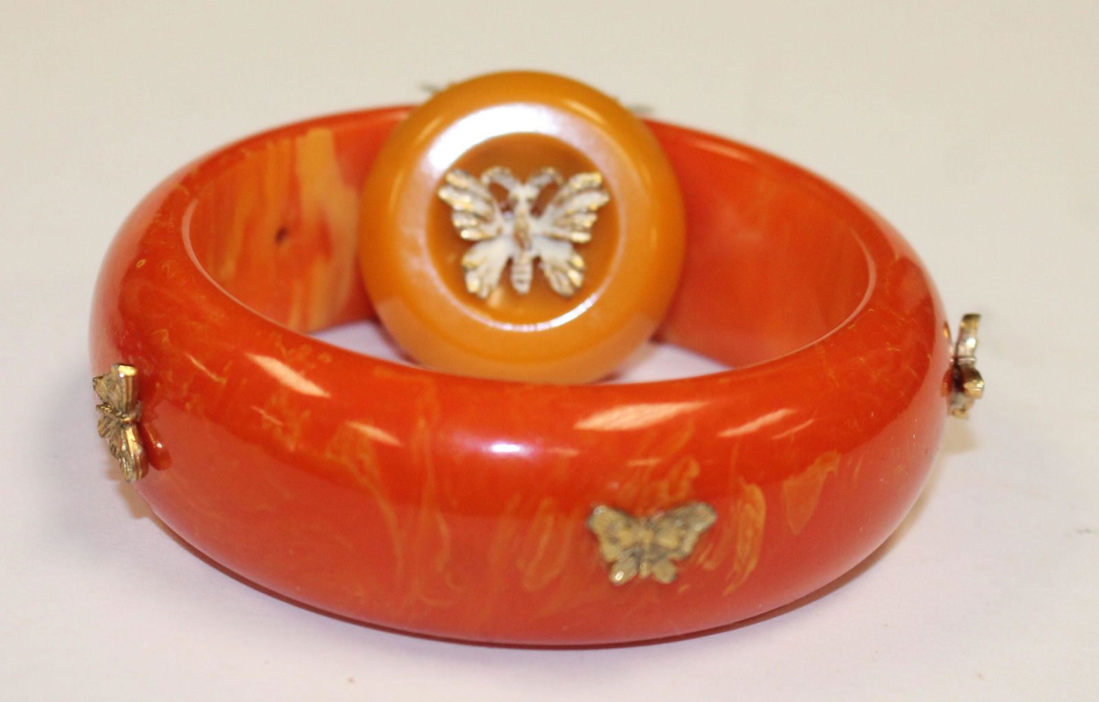 Vintage Bakelite jewelry set w orange bangle w applied (1 of 4)