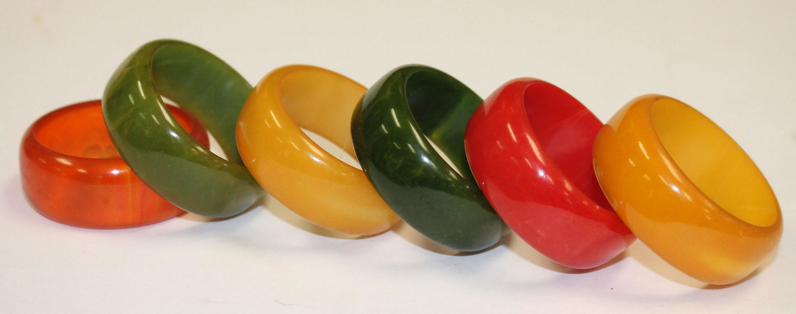 Set of 6 Vintage Bakelite multi colored napkin rings - (1 of 3)