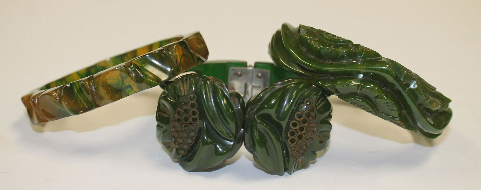 3 Vintage Bakelite carved green marbled bracelets incl (1 of 6)