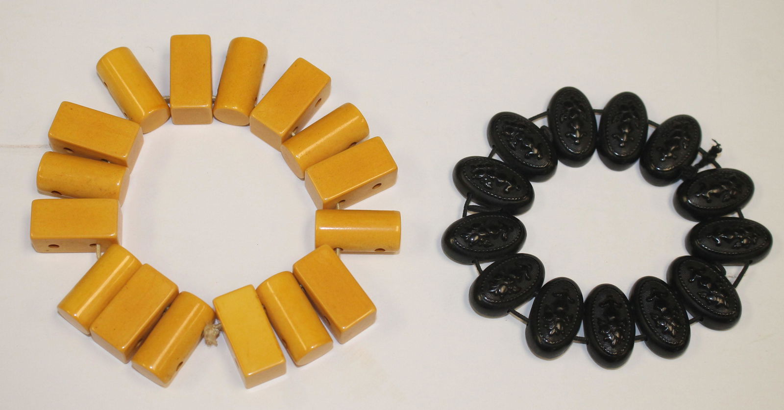 2 Vintage Bakelite stretch bracelets in ebony & yellow (1 of 4)