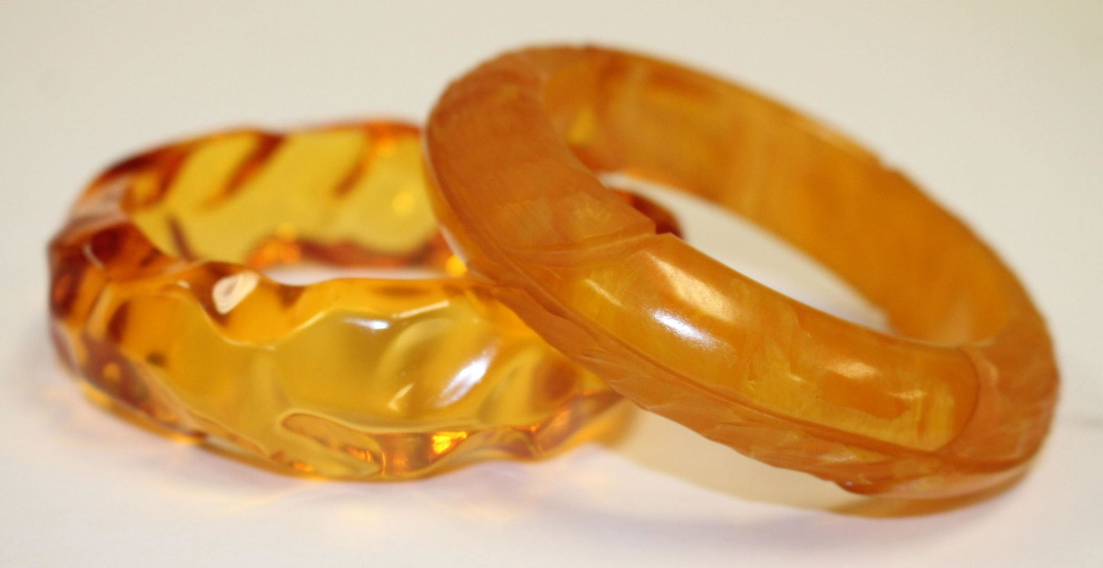 2 Vintage Bakelite bangle bracelets in orange - 1 (1 of 3)