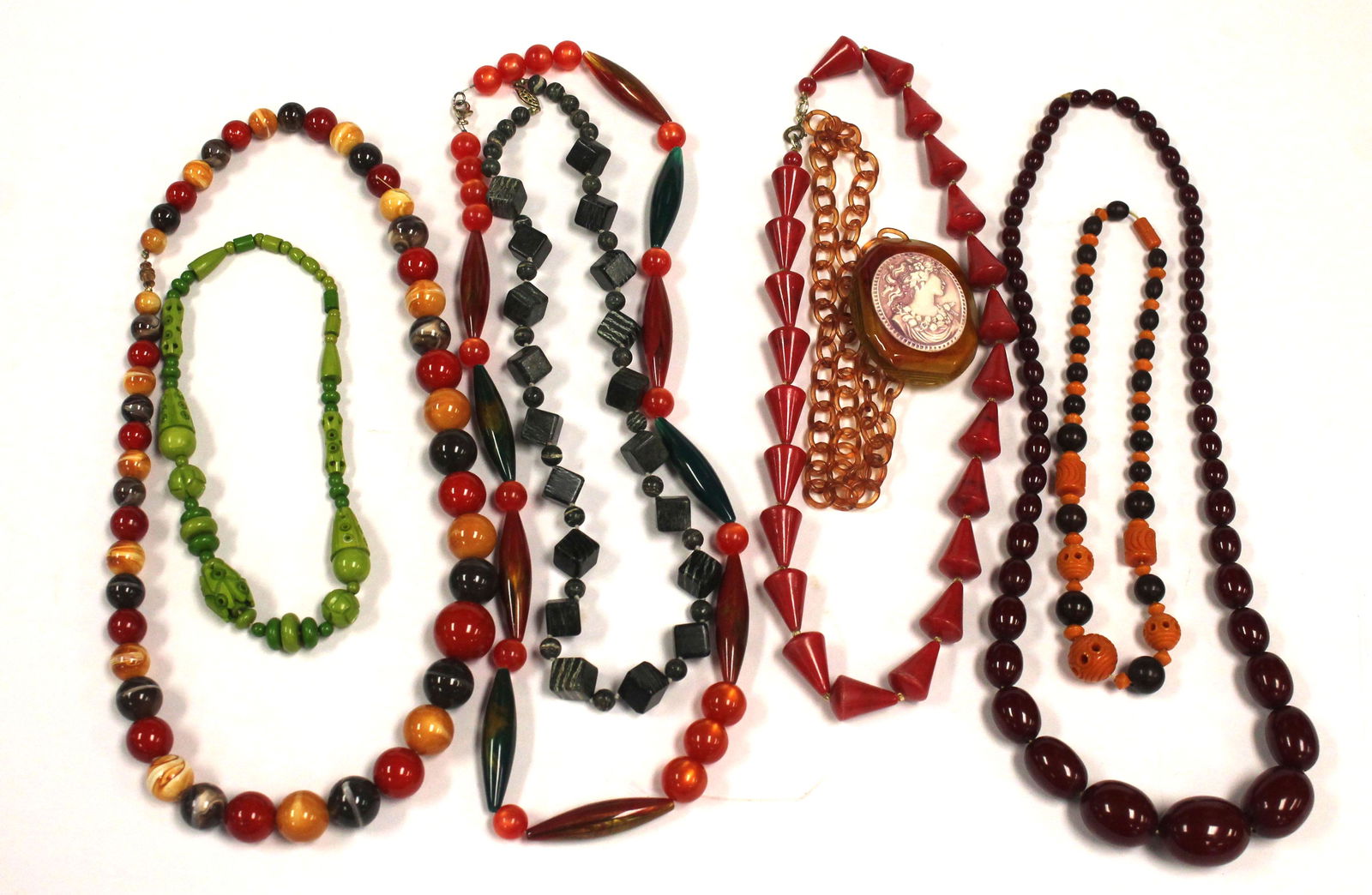 lot of 8 multi color attrib Bakelite beaded necklaces - (1 of 5)