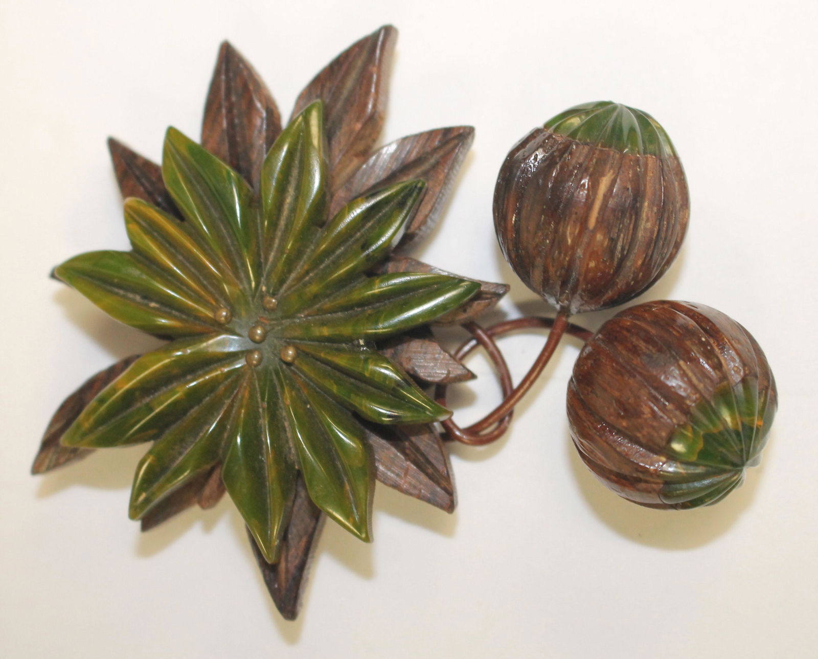 Vintage Bakelite & wooden dangling coconuts pin - 3" x (1 of 2)