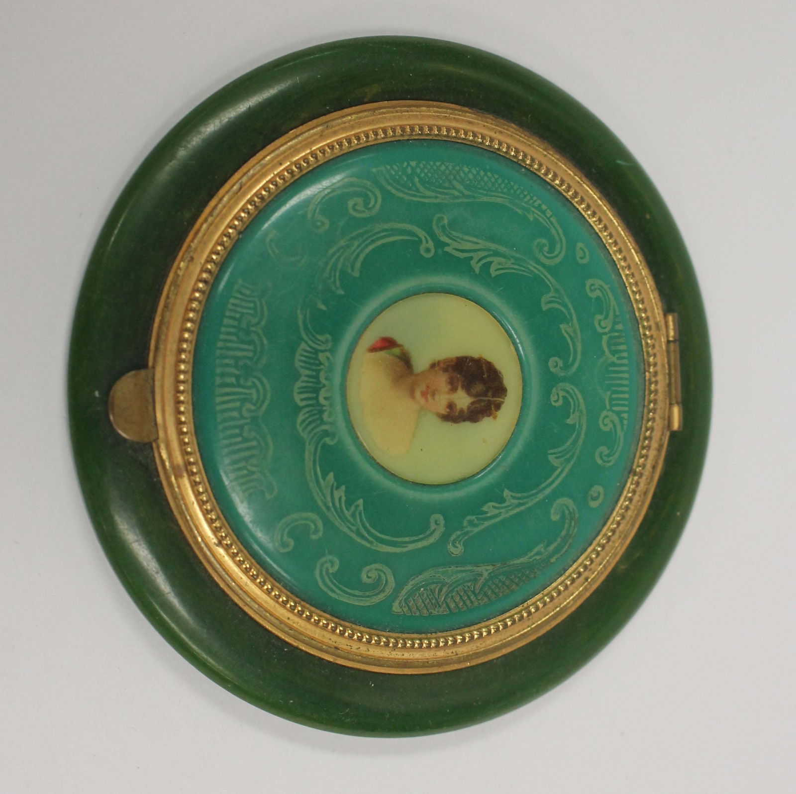 Vintage Bakelite compact w painted portrait dec - 3 (1 of 4)
