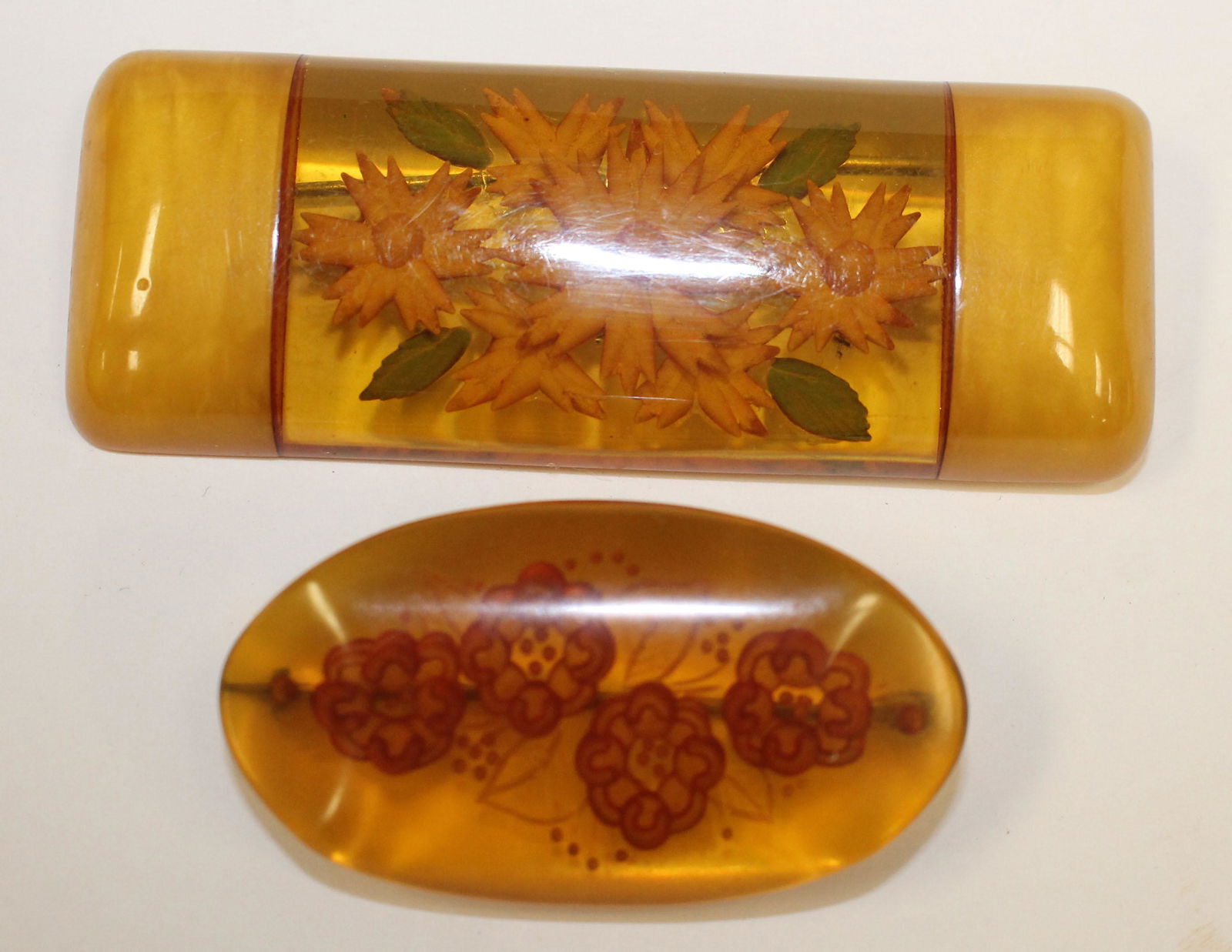 2 Vintage Bakelite apple juice reverse carved floral (1 of 4)