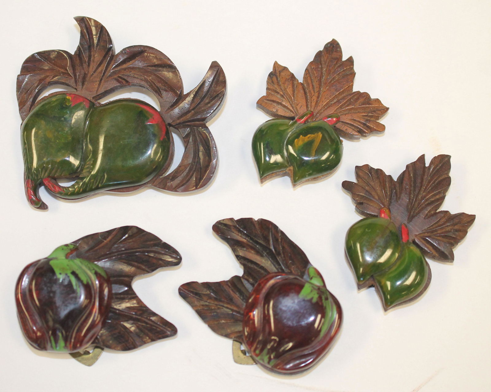 lot of 5 Vintage Bakelite & wooden carved fruit pin & 2 (1 of 2)