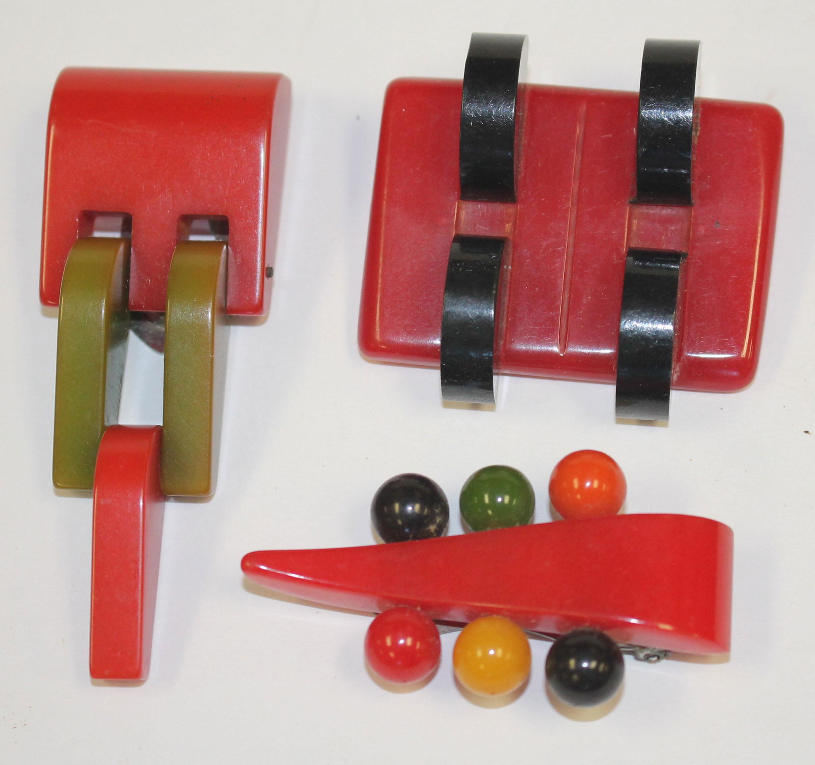lot of 3 Vintage Bakelite red & green, red & black & (1 of 2)