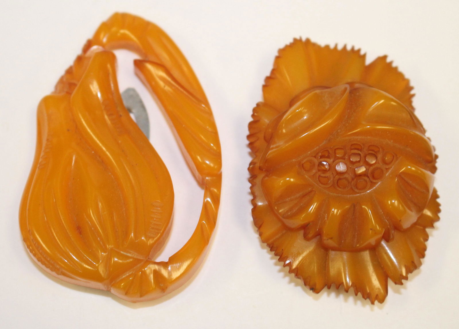2 Vintage Bakelite carved floral clips - 2": 2 Vintage Bakelite carved floral clips - 2"