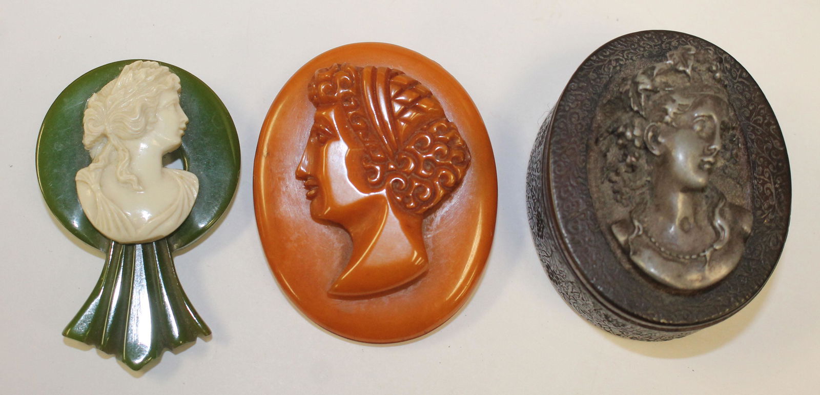 lot of 3 Vintage Bakelite cameo items incl 2 1/4" (1 of 5)