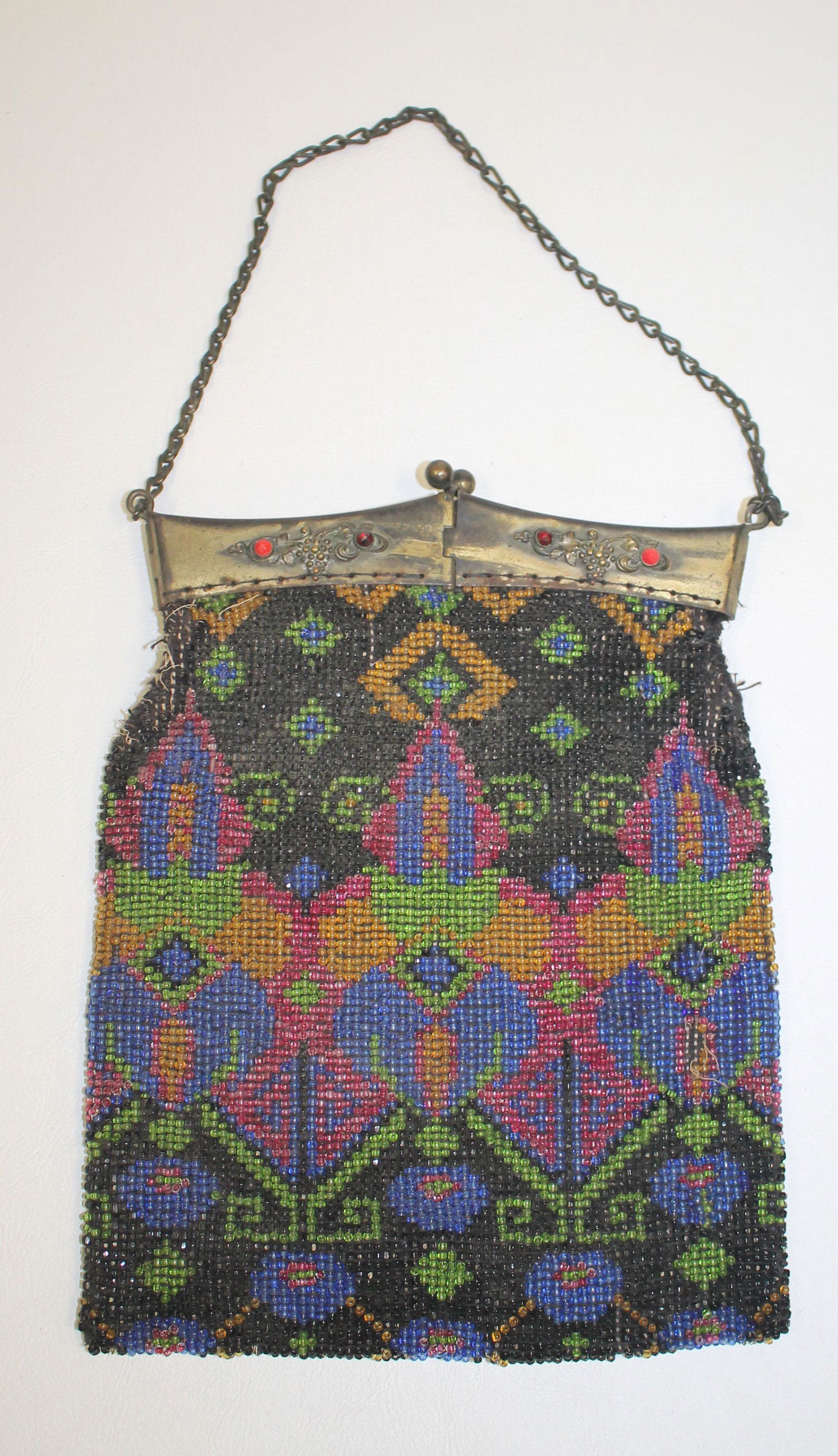 Beautiful vintage beaded purse w multi color dec & red (1 of 4)