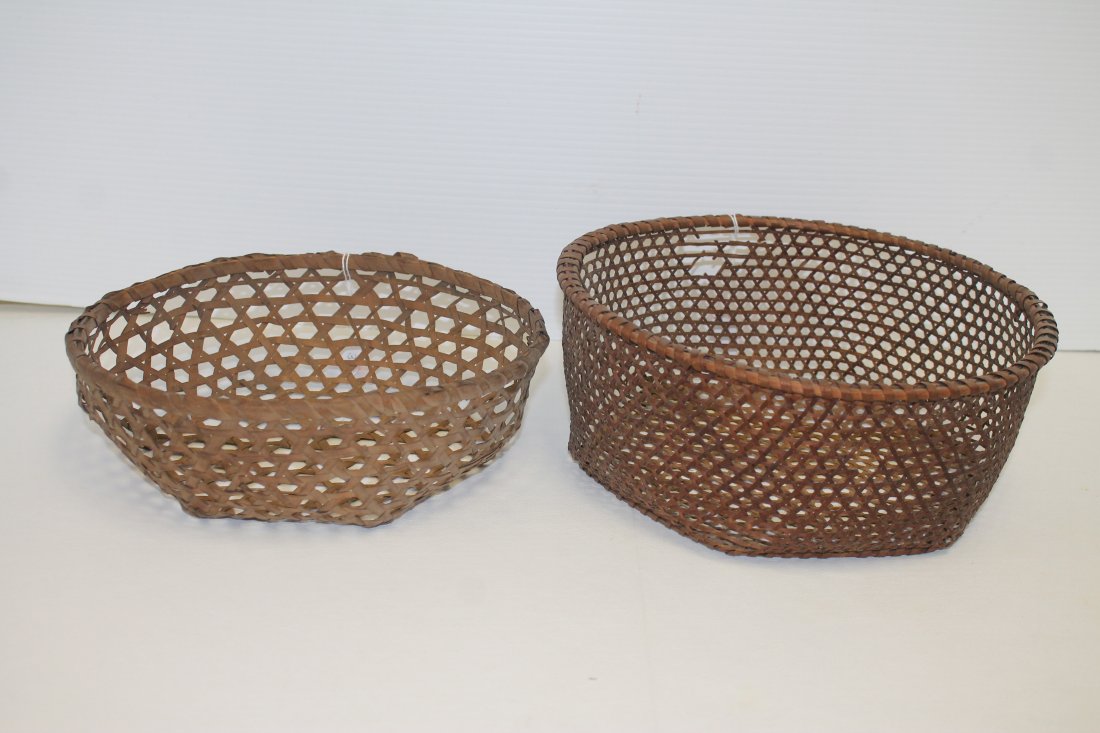2 antique American cheese baskets - both as found - 10": 2 antique American cheese baskets - both as found - 10" diam x 4" tall & 9 3/4" diam x 3" tall