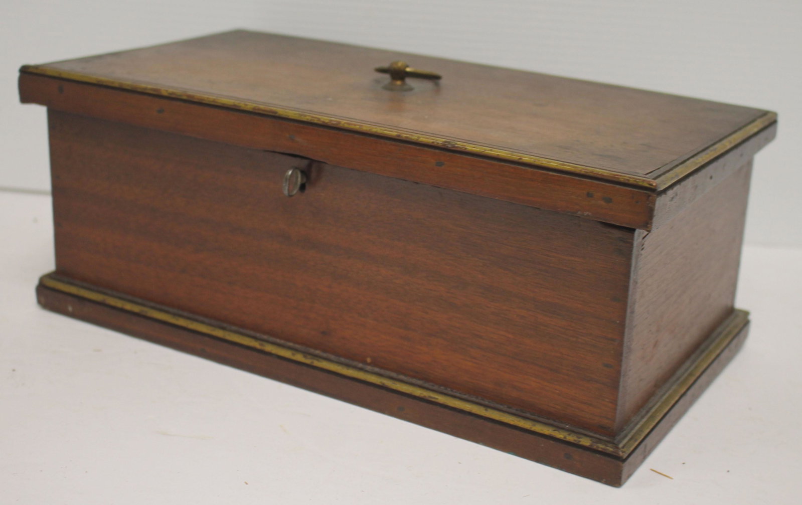 Antique walnut sewing box - 5" tall x 13" wide x 7": Antique walnut sewing box - 5" tall x 13" wide x 7" deep