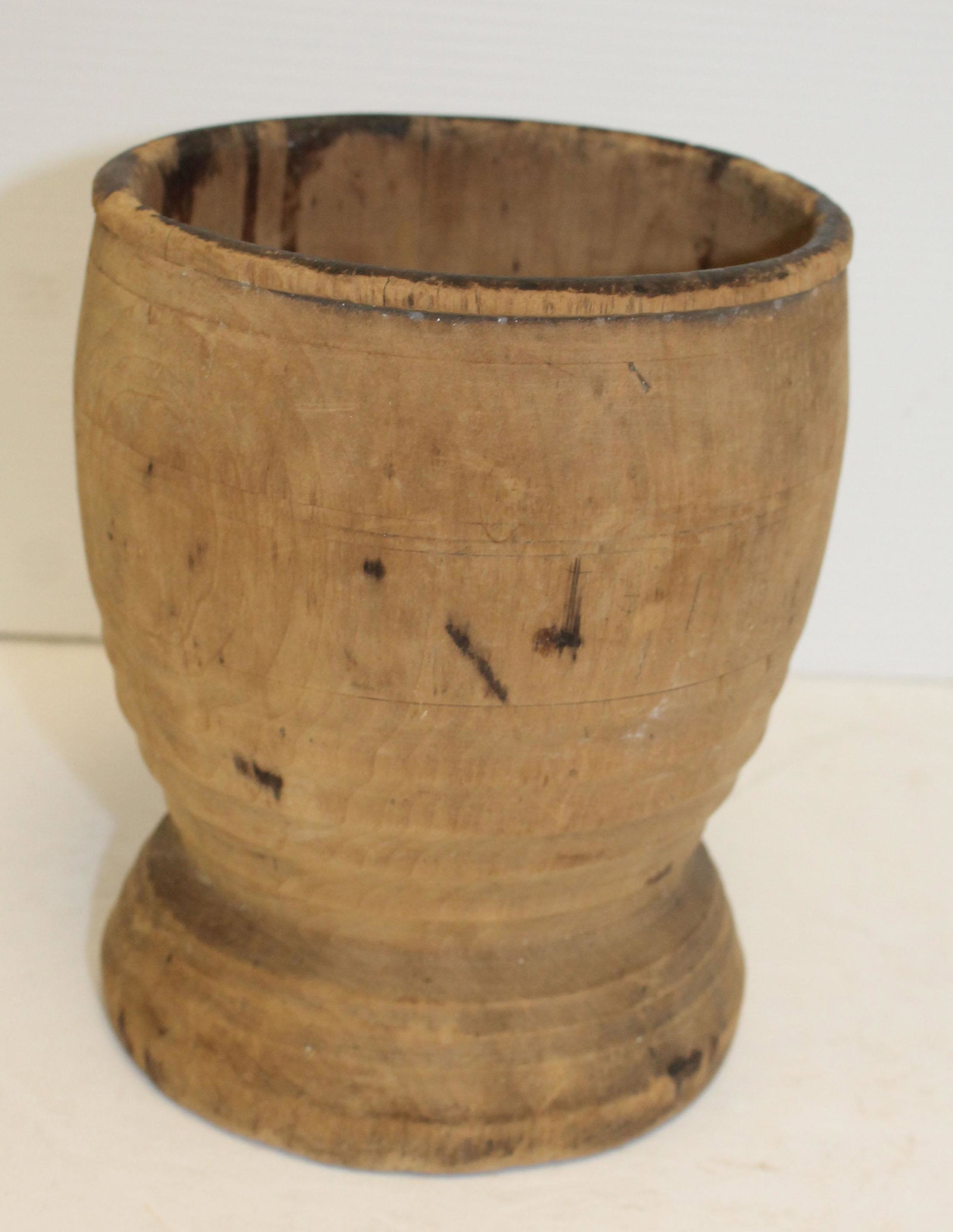late 18th/early 19thC mortar - 7" tall x 6" diam: late 18th/early 19thC mortar - 7" tall x 6" diam