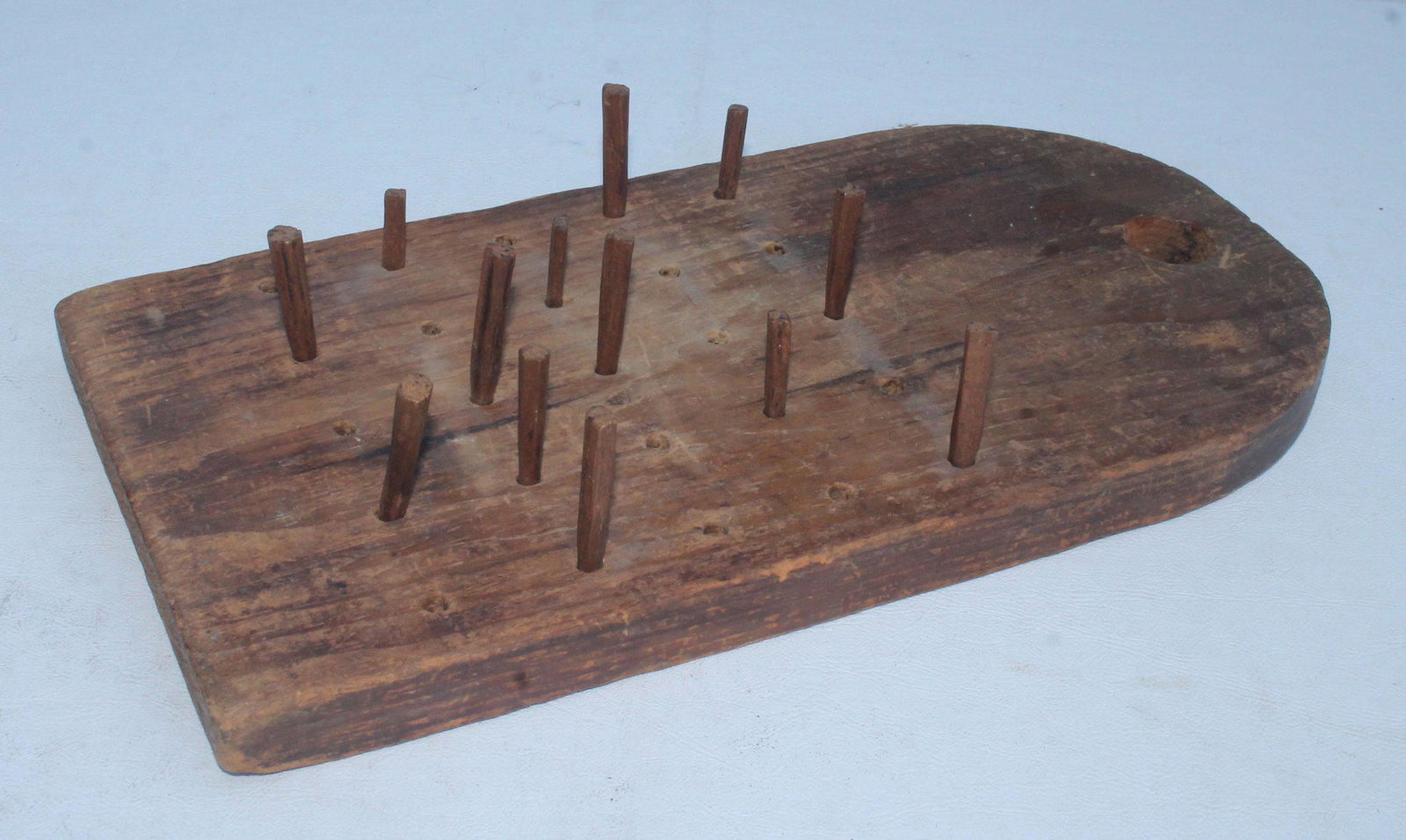 19thC wooden peg gameboard in orig old surface - 13: 19thC wooden peg gameboard in orig old surface - 13 1/2" x 7"