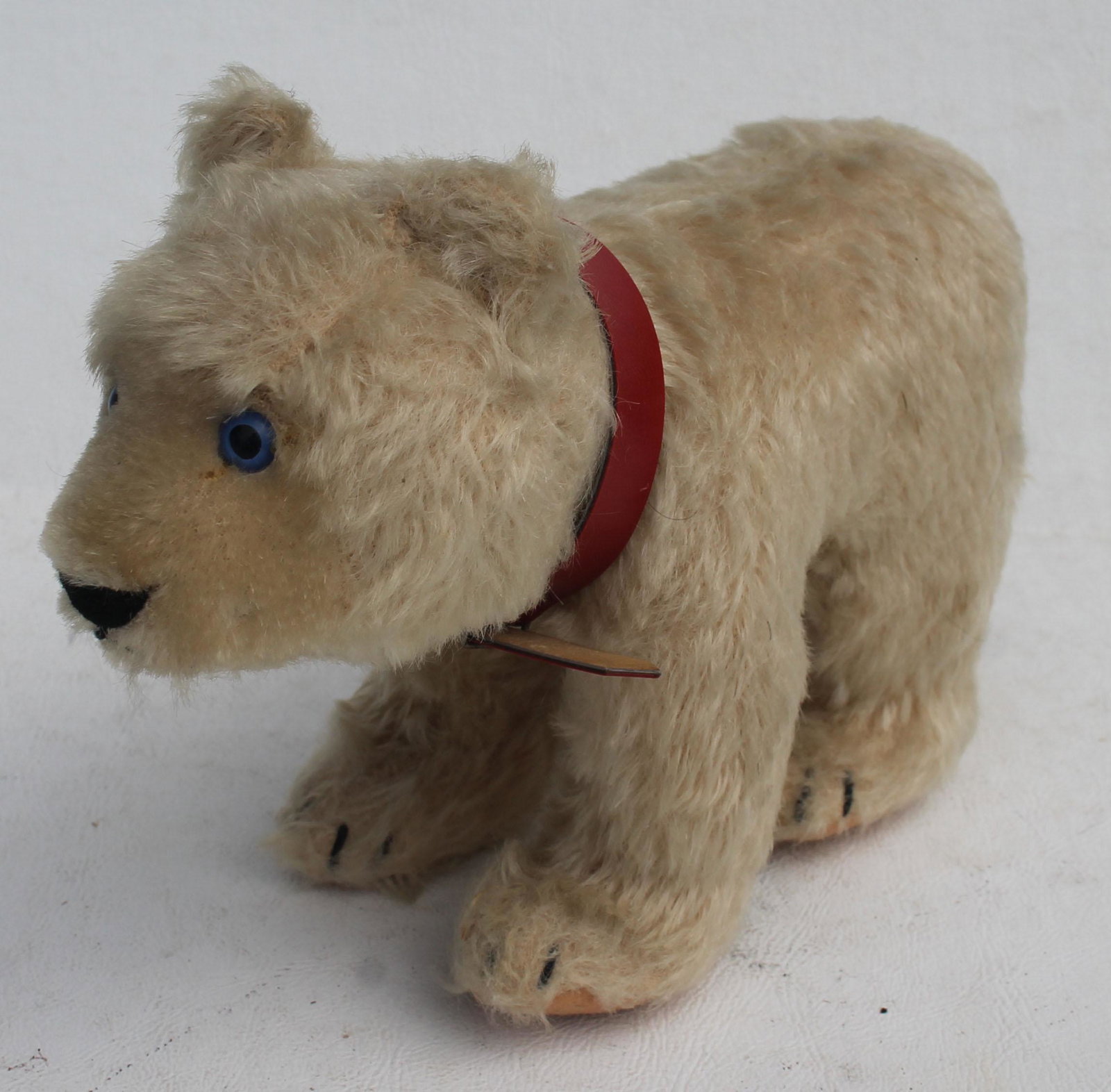 Antique stuffed polar bear - 8" long: Antique stuffed polar bear - 8" long
