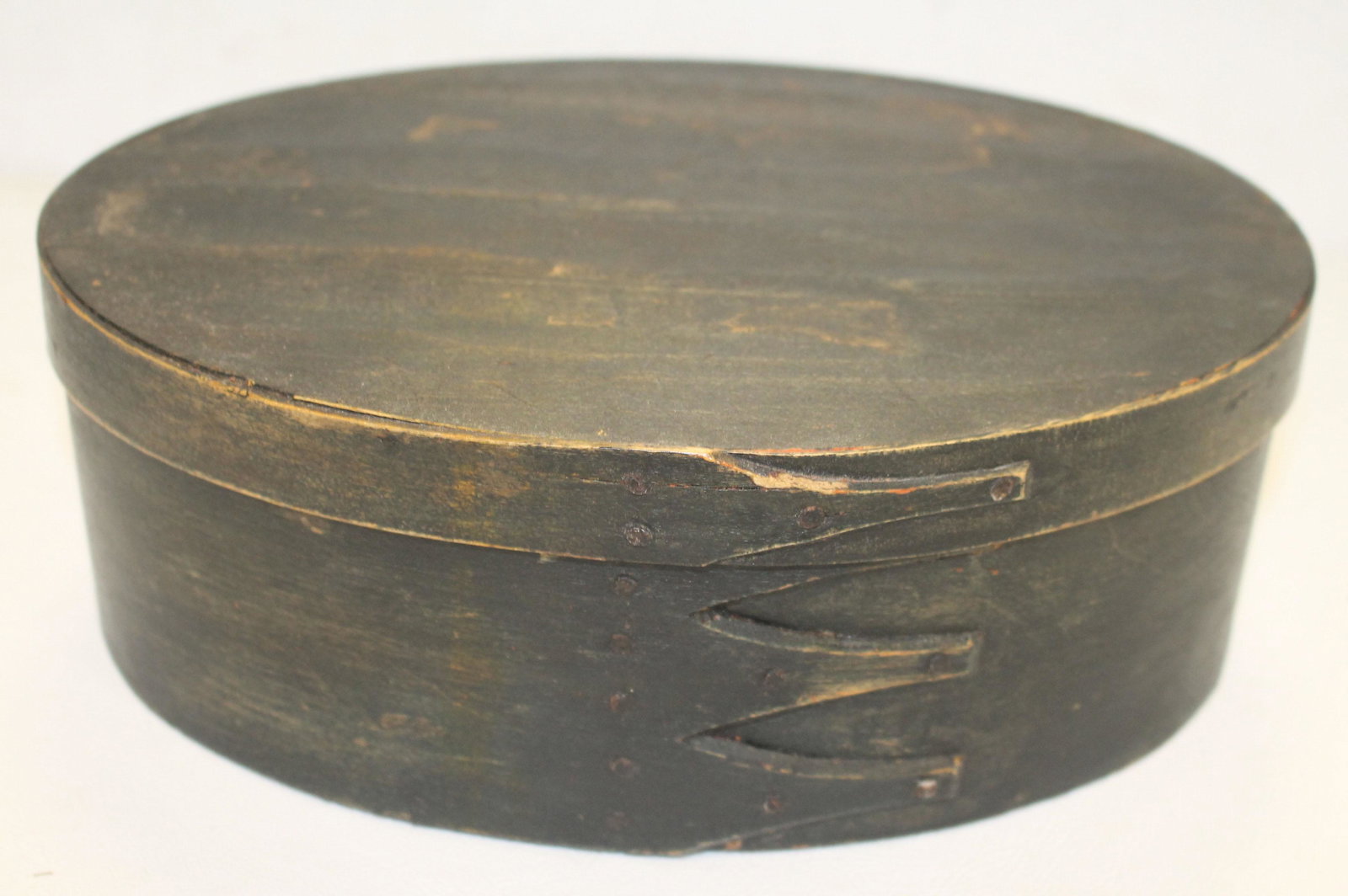 19thC Shaker oval 4 fingered pantry box in old green: 19thC Shaker oval 4 fingered pantry box in old green paint - 8 5/8"x5 3/4"x 3 1/8" tall