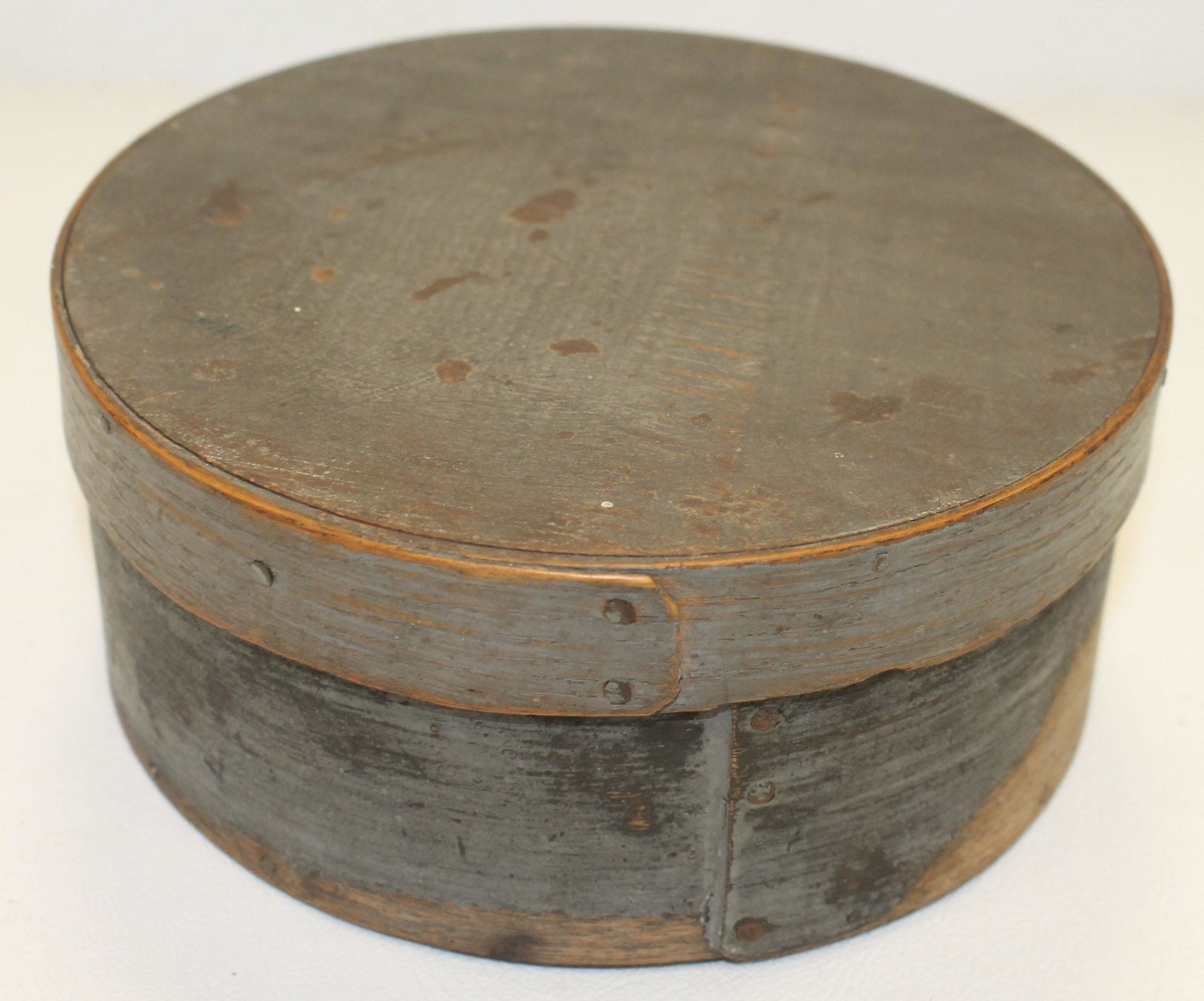 Antique round pantry box in blue paint - marked on lid: Antique round pantry box in blue paint - marked on lid Murdock & Co Windchendon, Mass - 6 1/2" diam x 2 3/4" tall