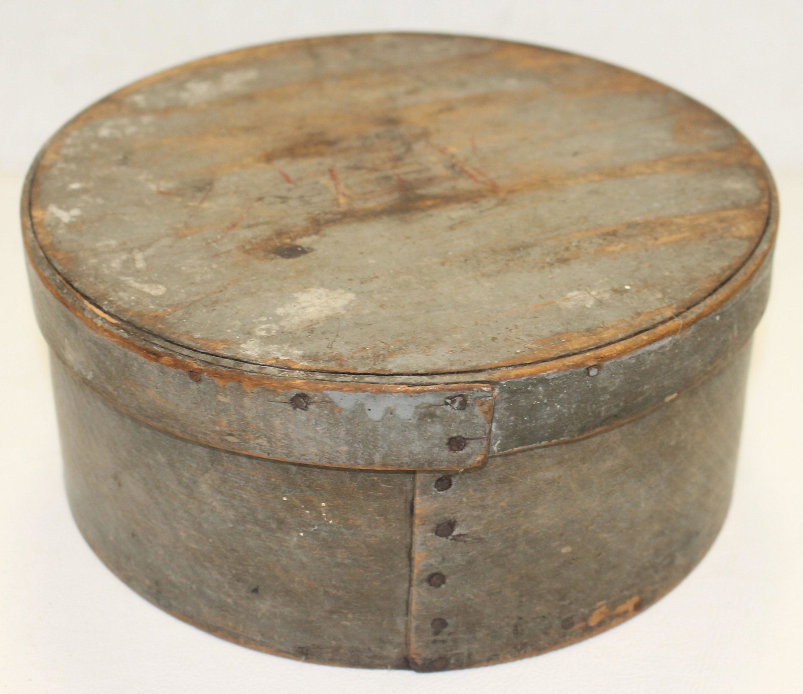 Antique round pantry box in old blue paint - 8 1/4": Antique round pantry box in old blue paint - 8 1/4" diam x 3 3/4" tall