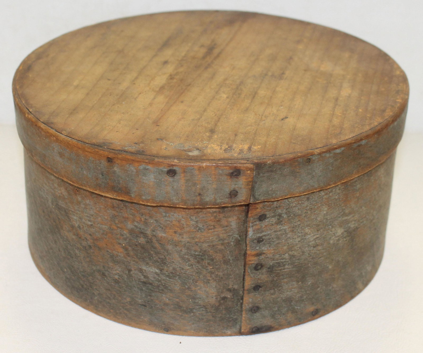 Antique round pantry box w traces of blue paint - 9": Antique round pantry box w traces of blue paint - 9" diam x 4 1/4" tall