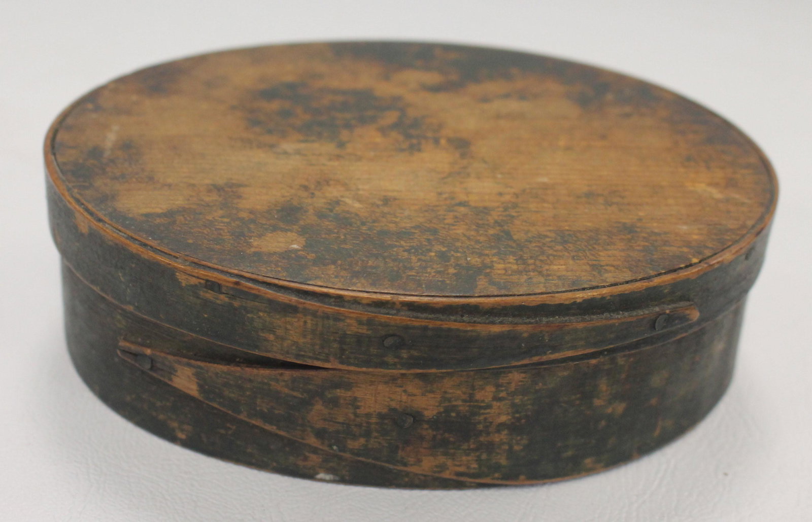 19thC oval Shaker 2 finger pantry box in wonderful: 19thC oval Shaker 2 finger pantry box in wonderful green painted surface - 5"x3 3/4"