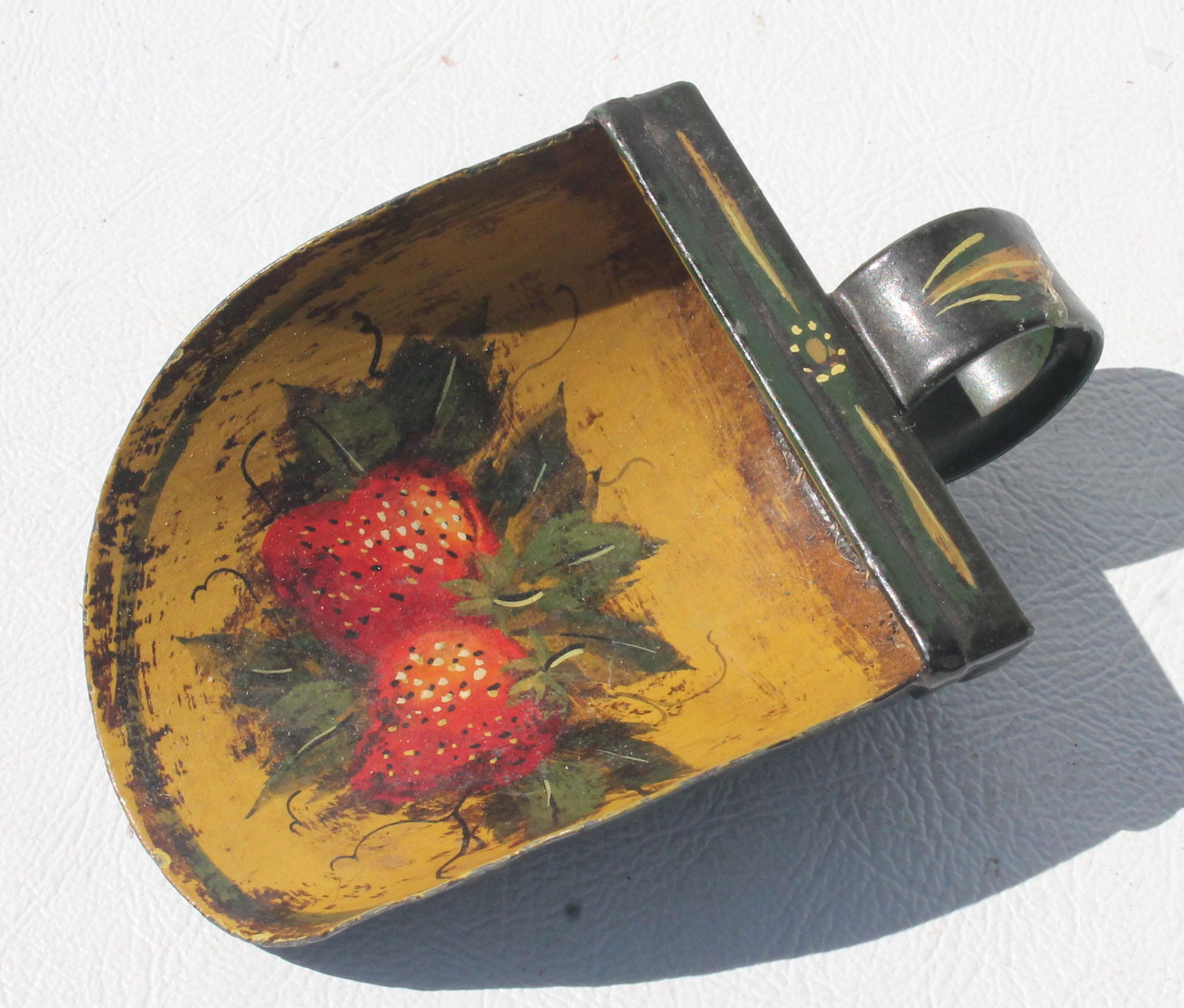 Vintage miniature toleware scoop with strawberry: Vintage miniature toleware scoop with strawberry painted decoration sgned Peter Ompir - 3 1/2" long
