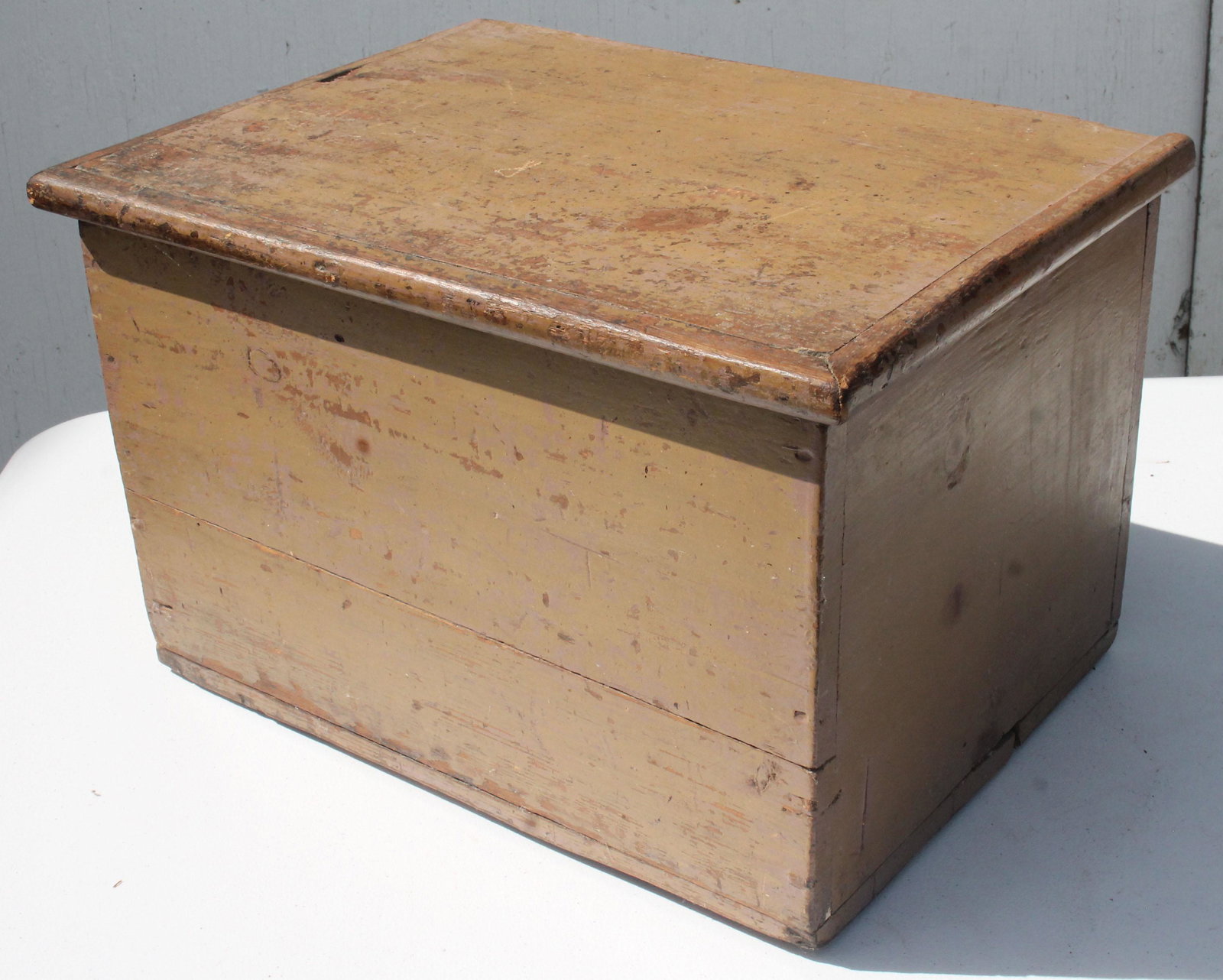 Antique wooden lift top box in old putty paint - 11: Antique wooden lift top box in old putty paint - 11 1/2" x 17 1/2"x 13"