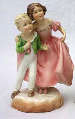 Royal Worcester porcelain figurine #3149 "Sister" -: Royal Worcester porcelain figurine #3149 "Sister" - 7" tall