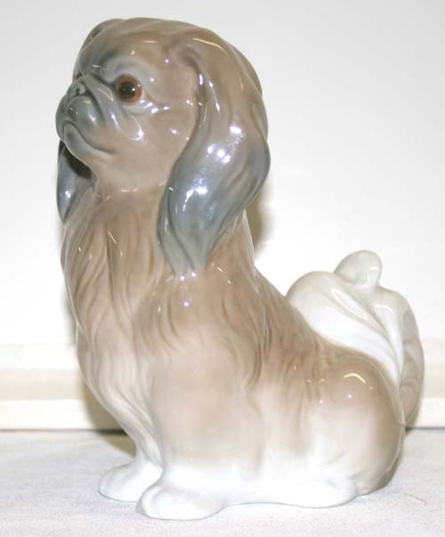 Lladro porcelain figurine Pekinese dog - 6" tall