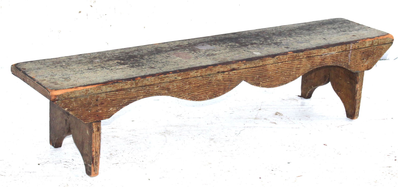 Antique grain painted small bench w cupids bow apron & (1 of 2)