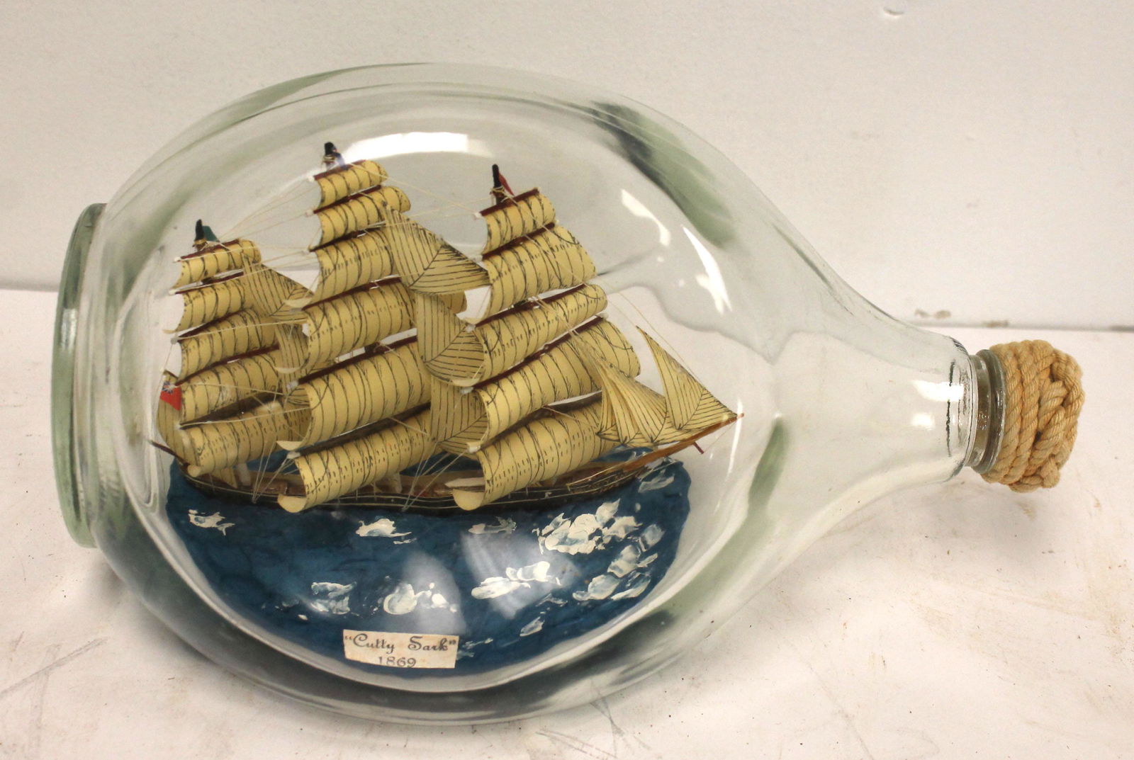 Large ship model in a bottle - "The Cuttysark" - 10 (1 of 3)