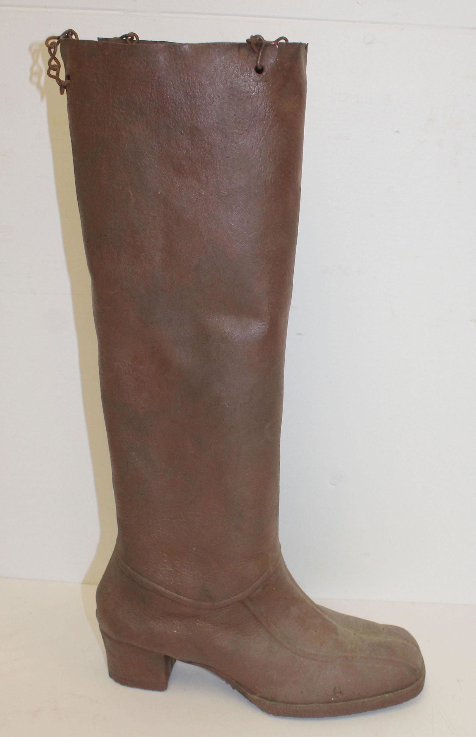 Vintage tin full form boot - possibly a trade sign or a (1 of 4)