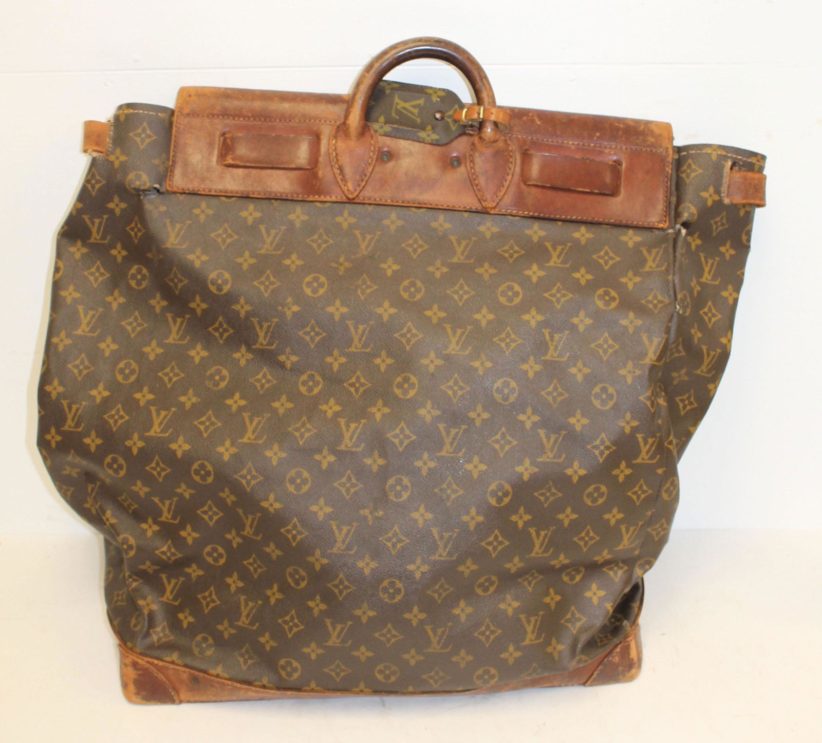 Vintage Louis Vuitton soft side steamer bag - approx (1 of 8)