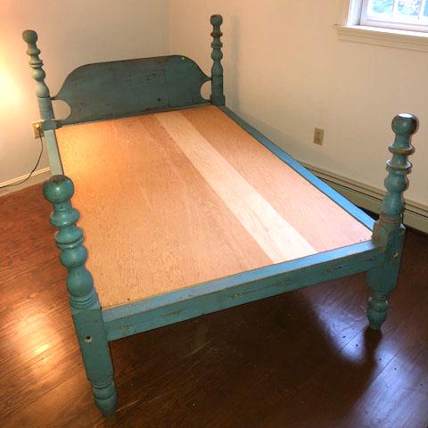 Antique cannon ball post 3/4 size rope bed in blue (1 of 1)