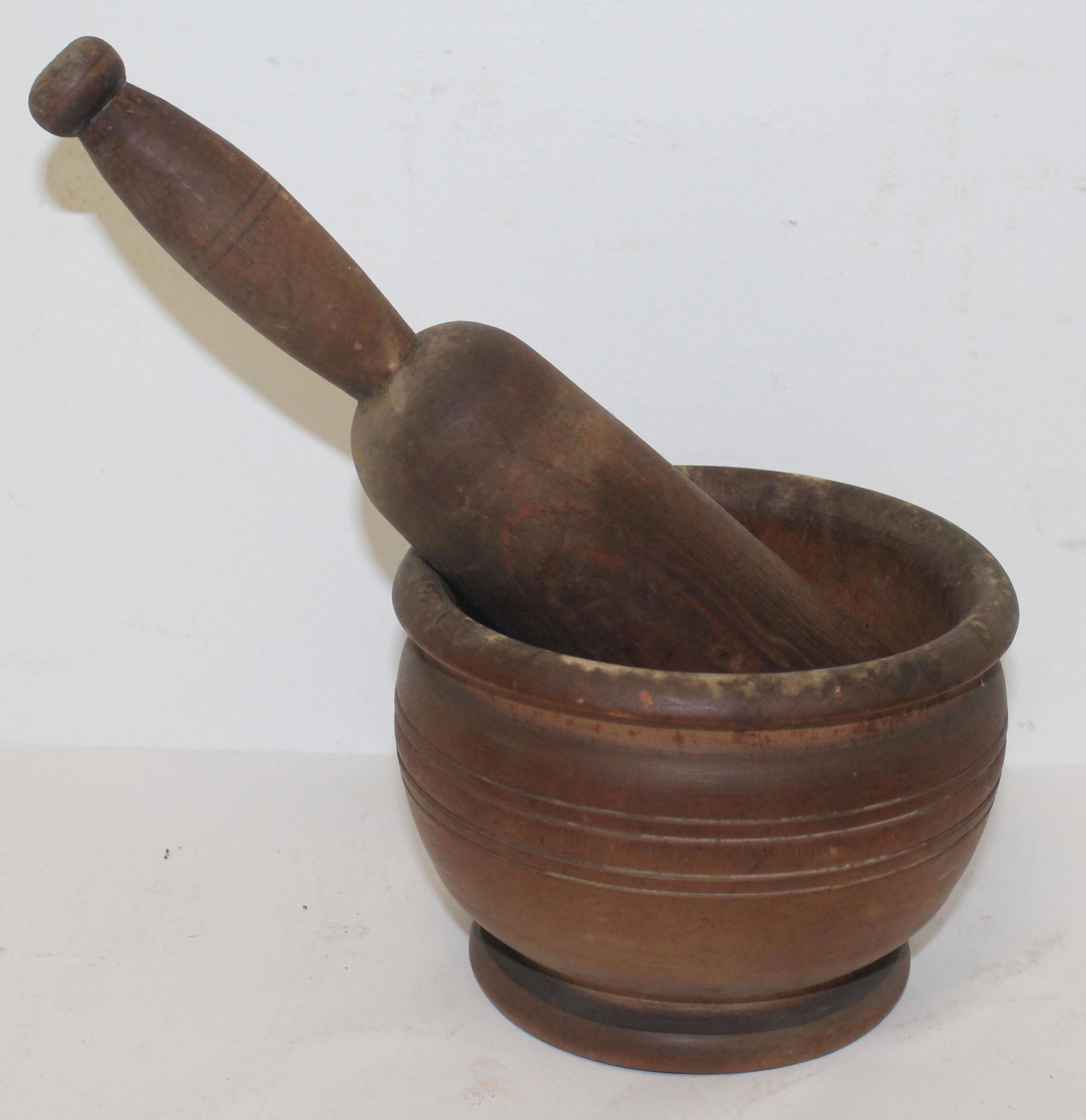 Antique mortar & pestle - 4" x 5 1/2" diam mortar & 10": Antique mortar & pestle - 4" x 5 1/2" diam mortar & 10" pestle