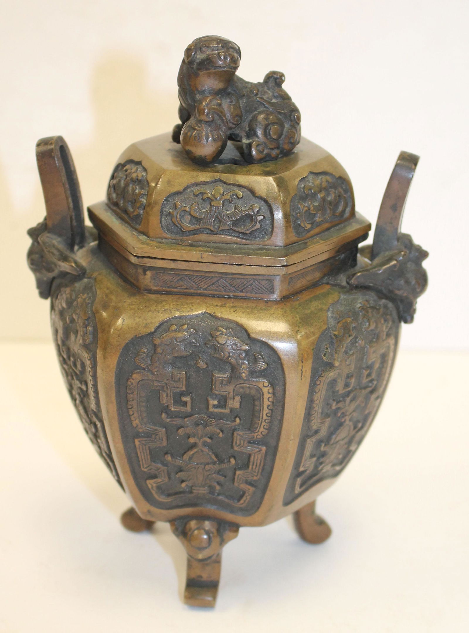 Antique Asian bronze sensor w foo dog finial - 7 1/2" (1 of 6)