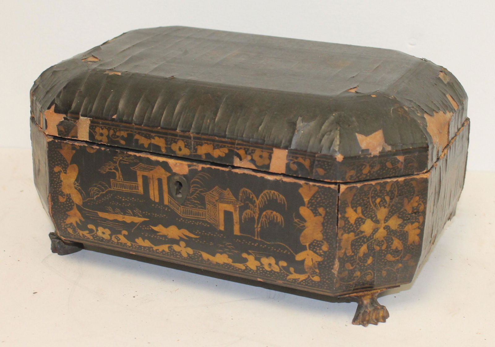 19thC black laquer Chinese sewing box - as found - (1 of 4)