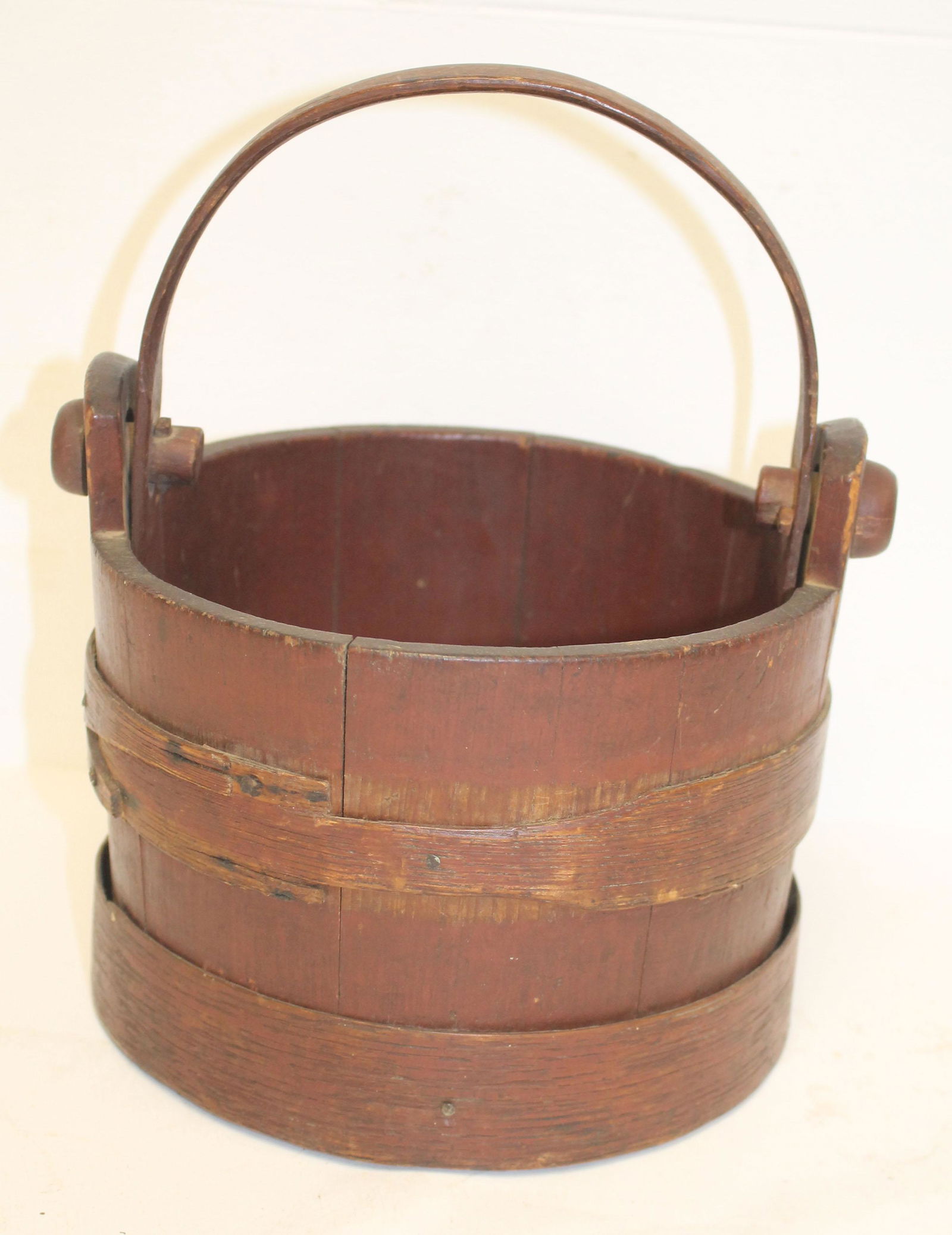 19thC Shaker swing handled finger lapped bucket in orig (1 of 7)