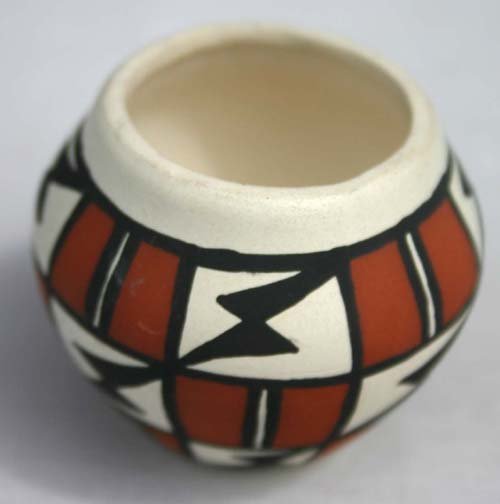 miniature Acoma SW Indian pottery pot sgnd Lora Car