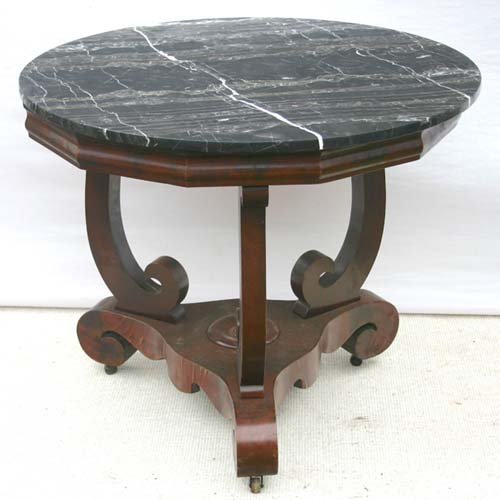 fine quality ca 1820 American Neoclassical center