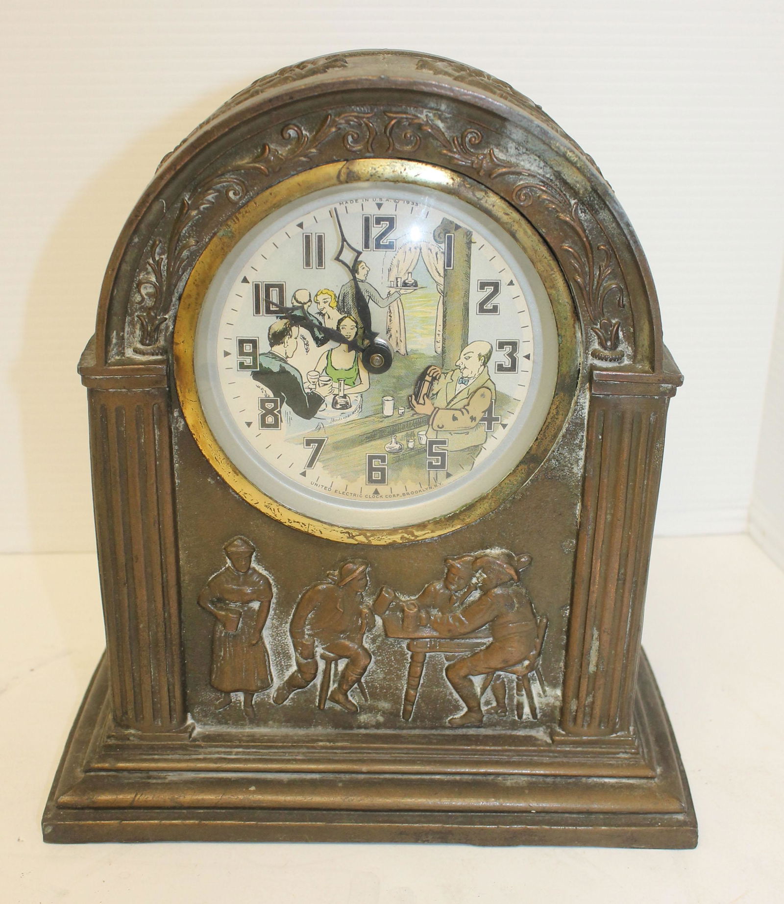 United Prohibition clock w bar tender automaton shaking (1 of 4)