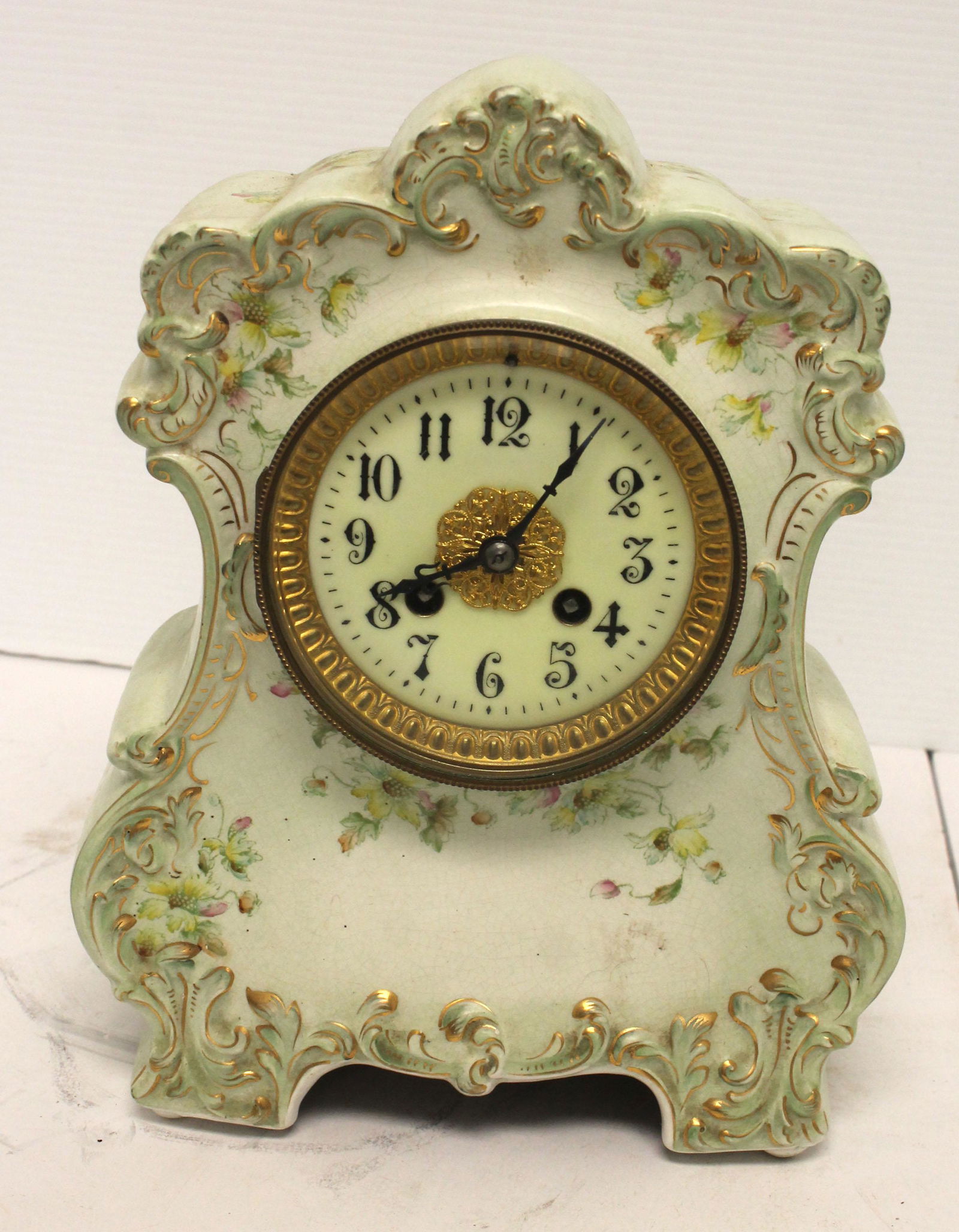 French porcelain mantle clock - 11" tall x 8 3/4" wide (1 of 6)